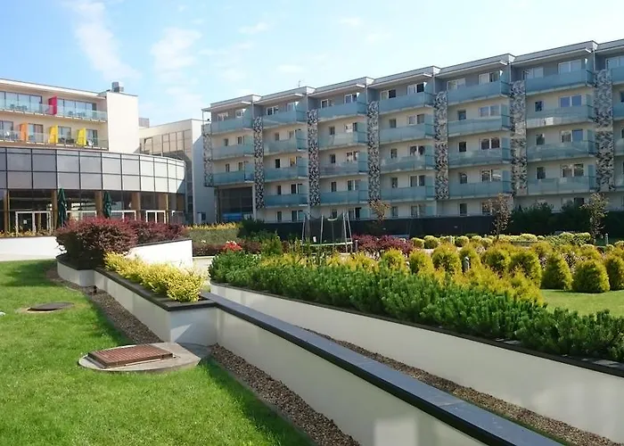 Aquarius Z Basenem *