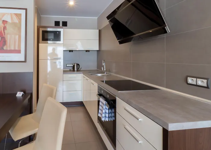 Aquarius Z Basenem *