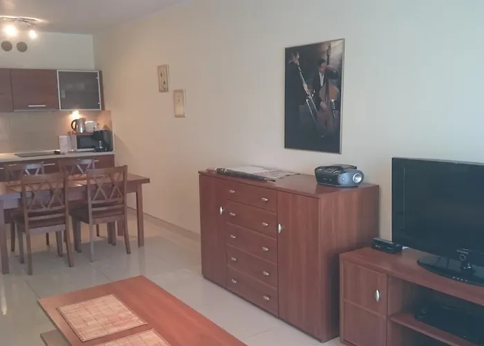 Aquarius Z Basenem Lägenhet *