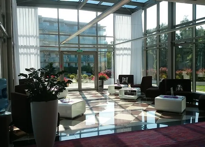 Aquarius Z Basenem *