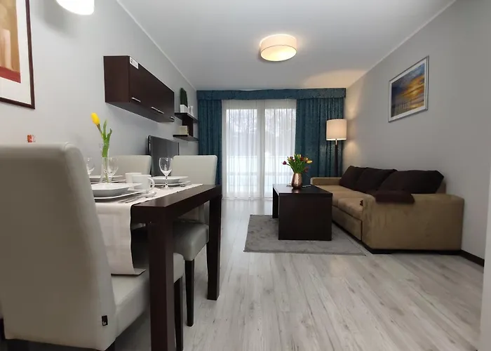 Aquarius Z Basenem Kolobrzeg