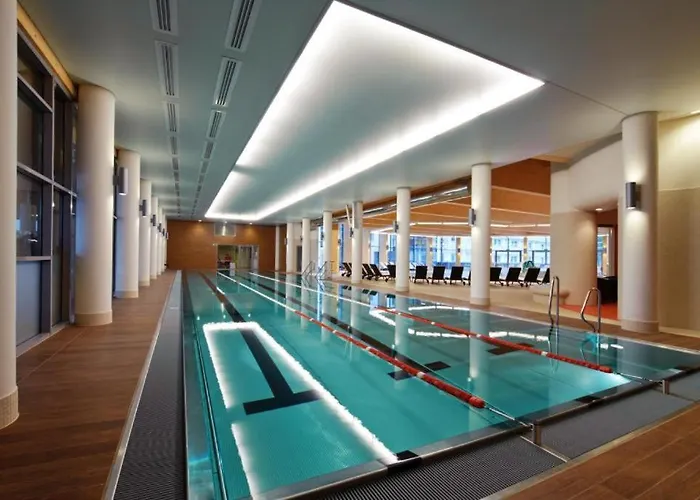 Aquarius Z Basenem *